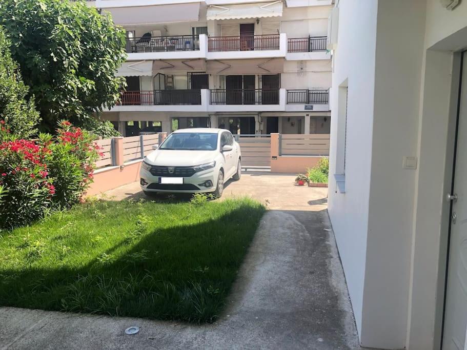 Renovated Apartment With Garden And Parking Space Peraia  Exterior photo
