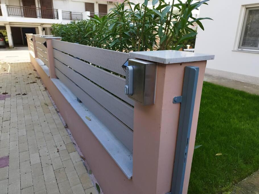 Renovated Apartment With Garden And Parking Space Peraia  Exterior photo
